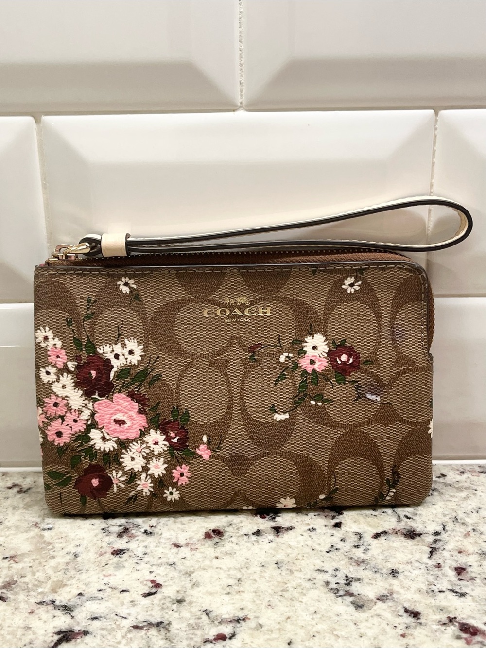 Coach Corner Signature Floral Print Wristlet NWOT